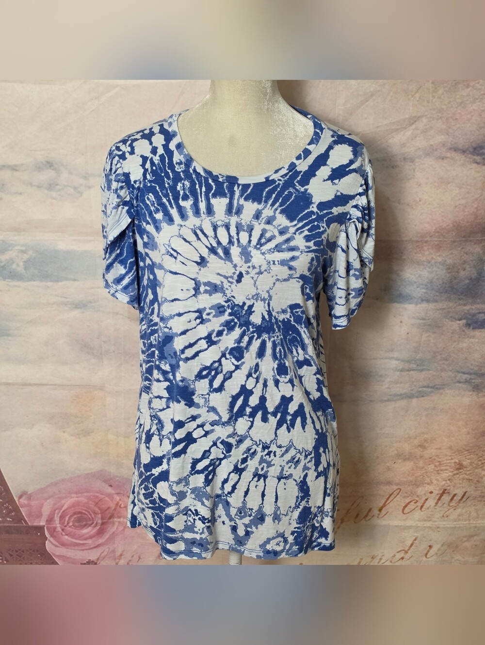 LuLaRoe Blue and White Spiral Tie-Dye Short Sleeve Tee Sz L - Picture 2 of 7